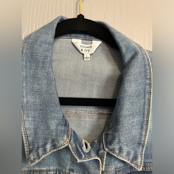 Pretty Crown & Ivy lace Jean jacket size large. - Picture 3 of 4